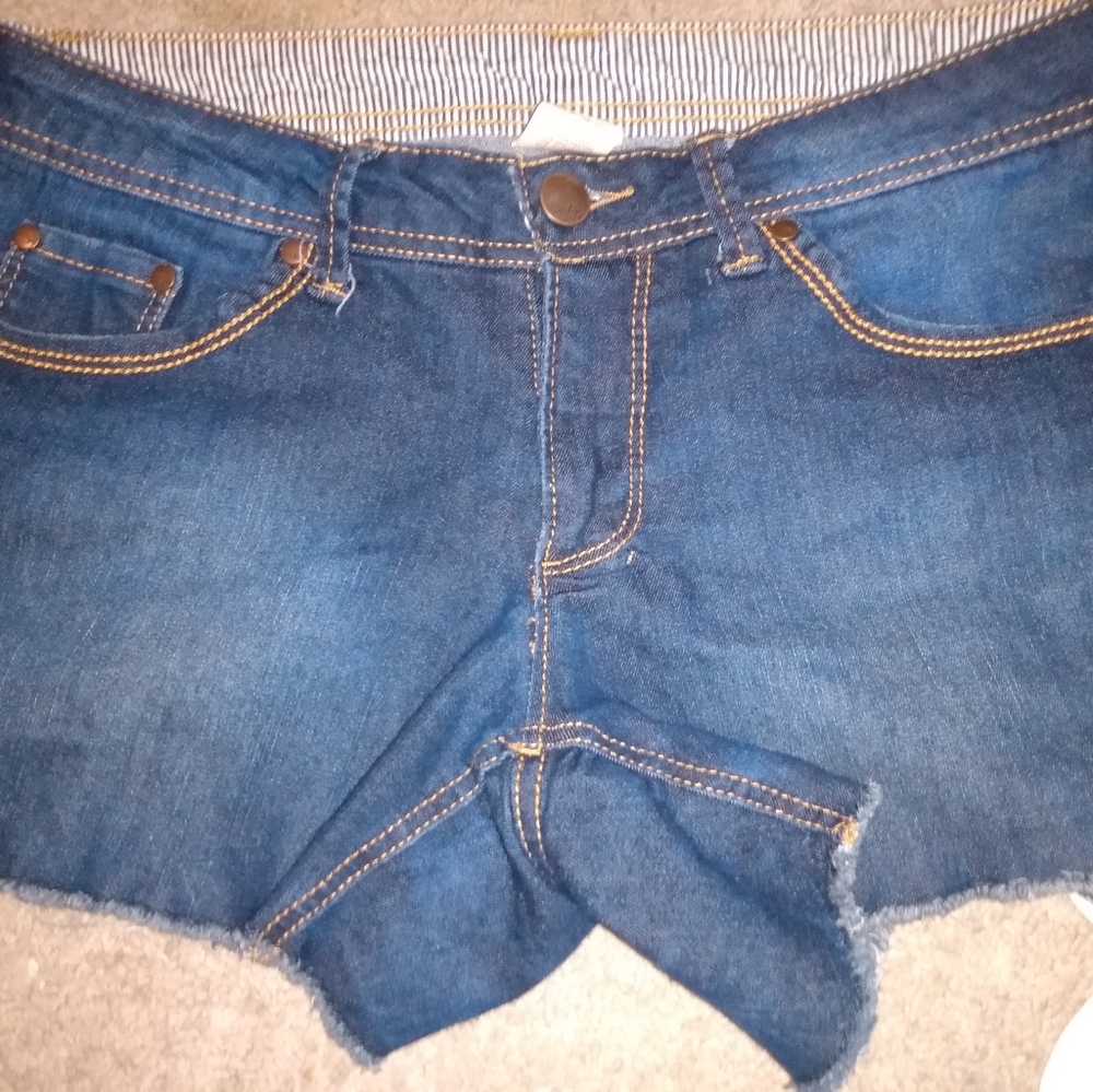 Capris - Picture 7 of 8